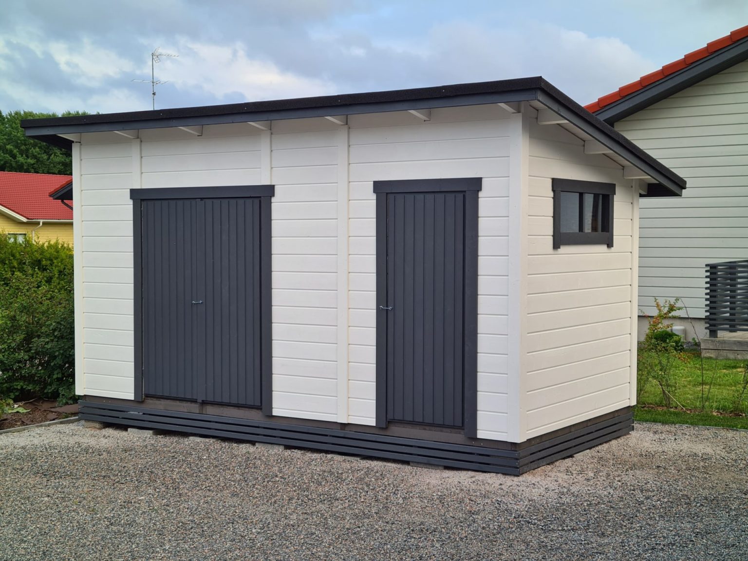 Pulpetti ESKO Pihavarasto 9,9 m² | Finnpeak